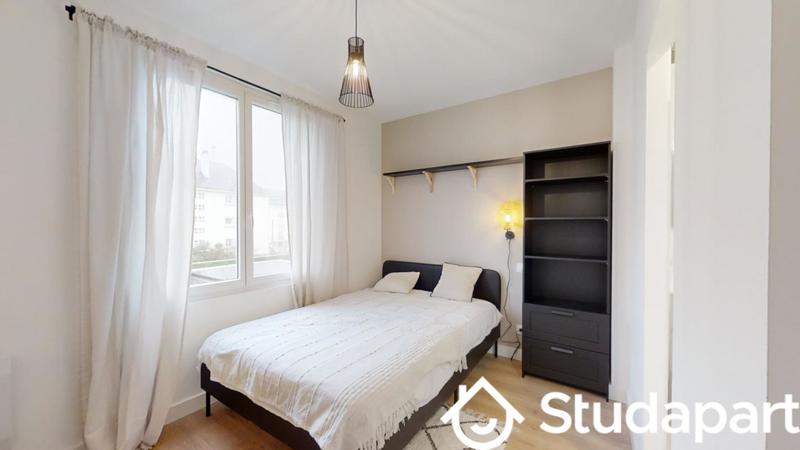 Chambre - 11 m² - 1 pièce