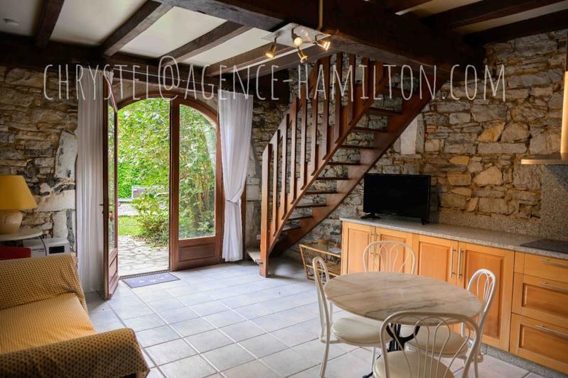 Maison - 550 m² - 27 pièces