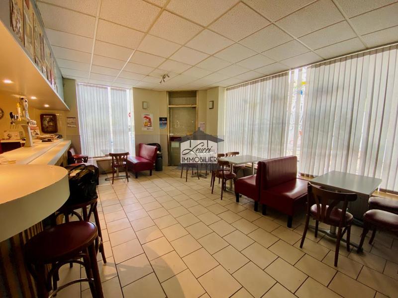 Local commercial - 196 m² - 3 pièces