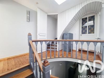 Maison - 185 m² - 8 pièces