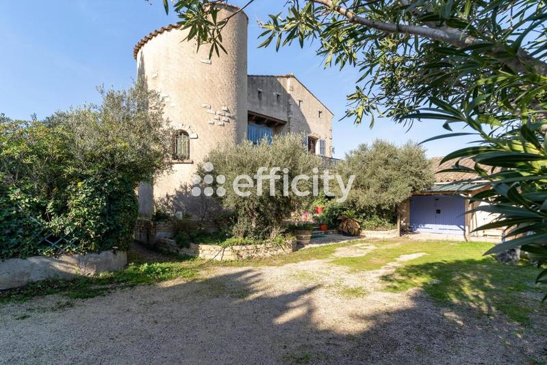 Maison - 328 m² - 8 pièces