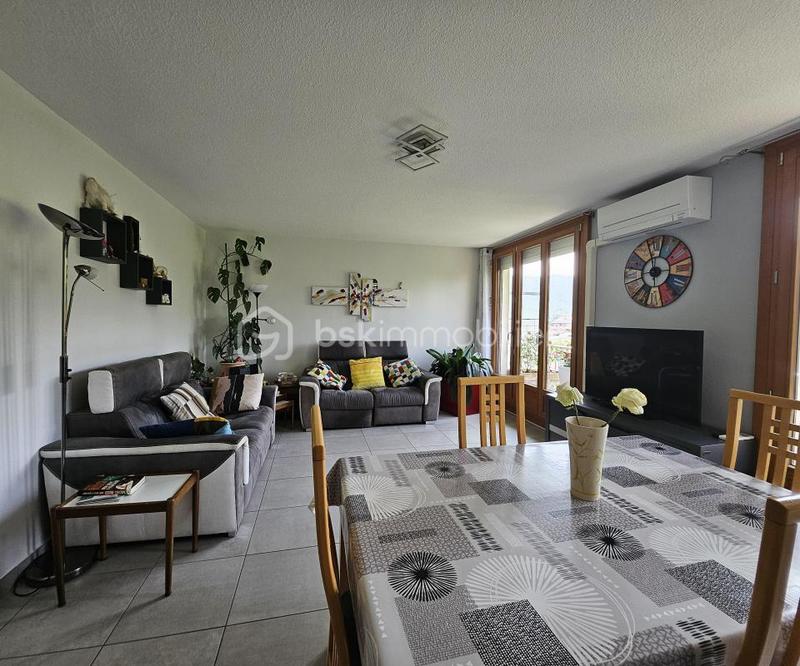 Appartement - 94 m² - 5 pièces
