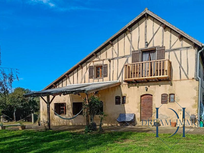 Maison - 200 m² - 7 pièces