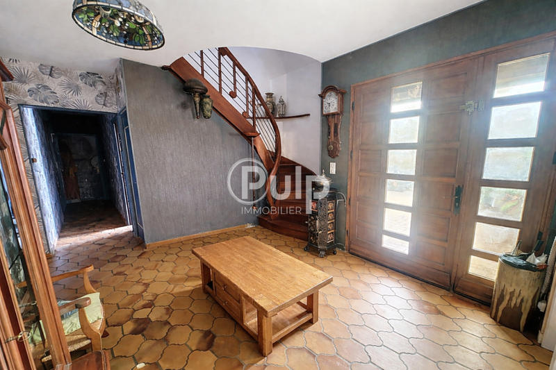 Pavillon - 220 m² - 8 pièces