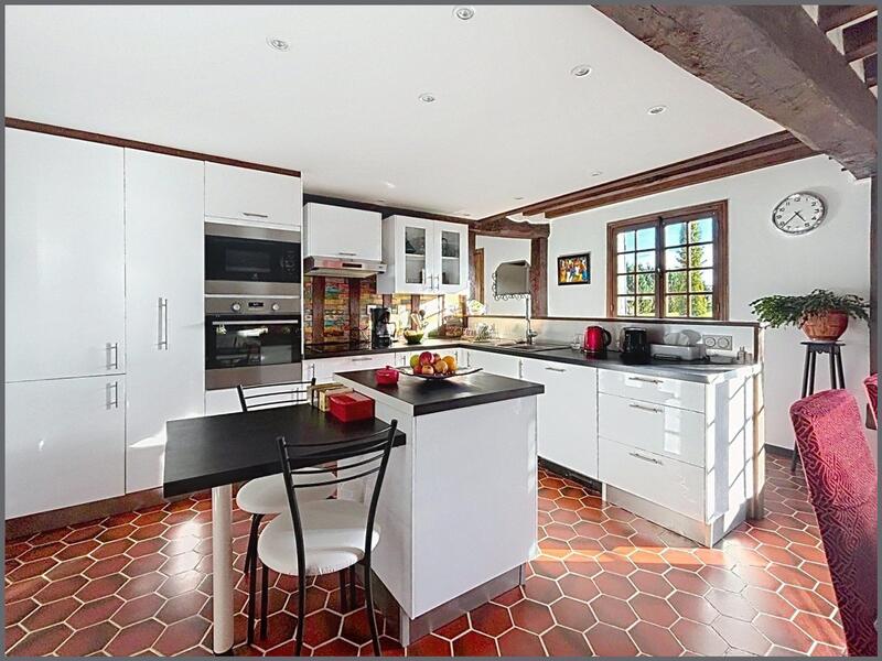 Maison - 176 m² - 8 pièces