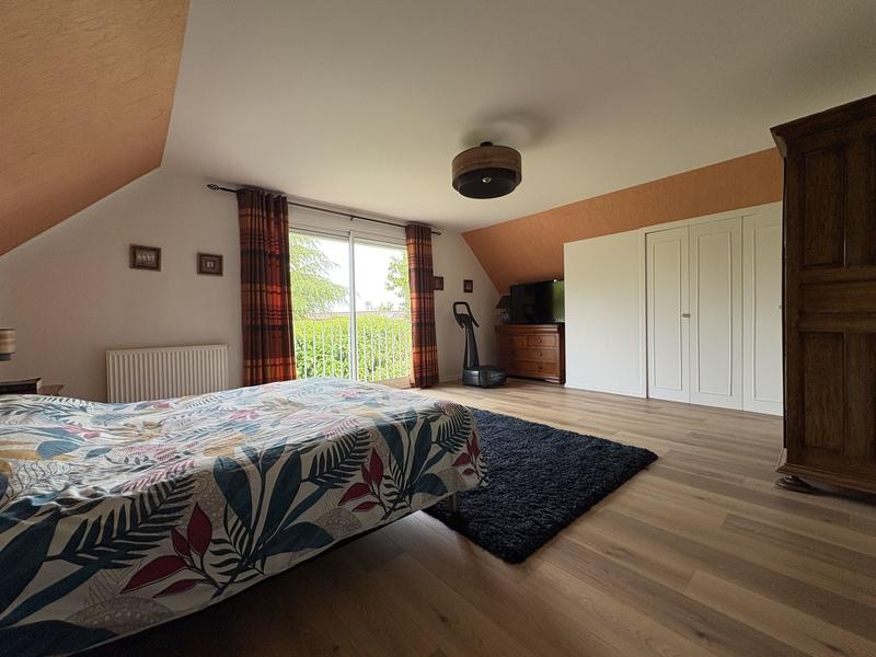 Maison traditionnelle - 226 m² - 8 pièces