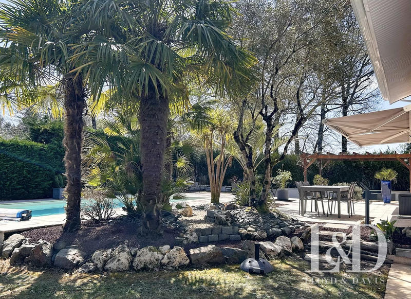 Maison contemporaine - 203 m² - 8 pièces