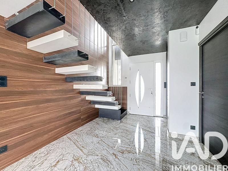 Maison - 147 m² - 5 pièces