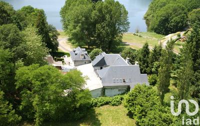 Maison - 900 m² - 7 pièces