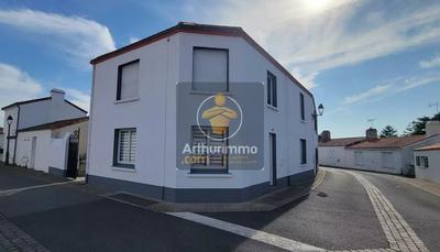 Maison - 144 m² - 8 pièces