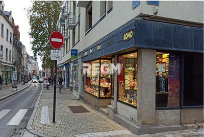 Local commercial - 204 m² - 2 pièces
