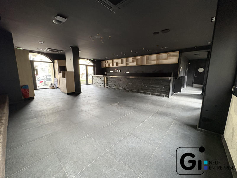 Local commercial - 165 m²