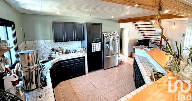 Maison - 220 m² - 8 pièces