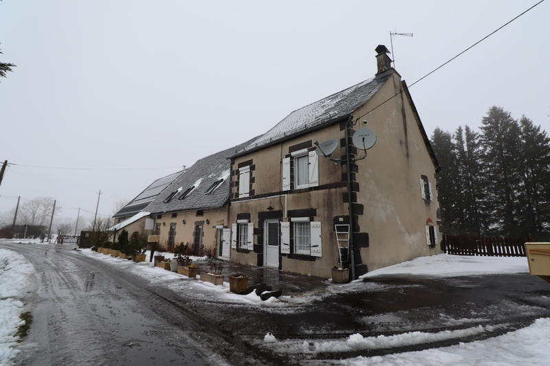 Propriété - 324 m² - 14 pièces