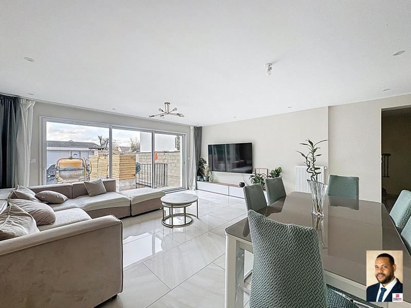 Maison - 121 m² - 5 pièces