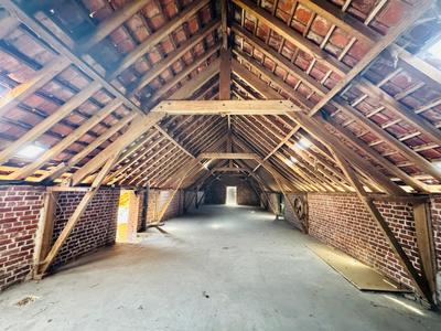 Maison - 234 m² - 1 pièce