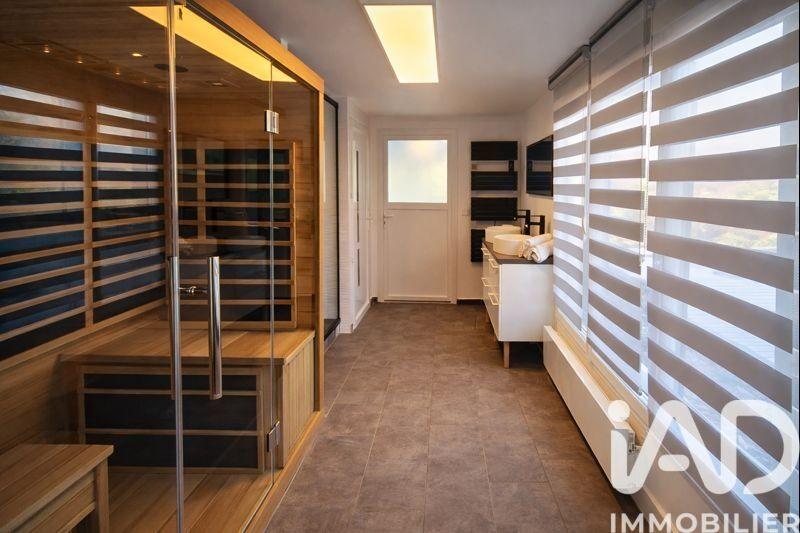 Maison - 197 m² - 10 pièces