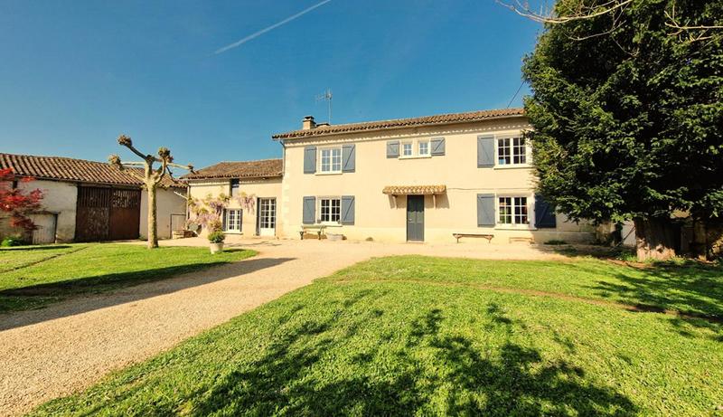 Maison - 180 m² - 7 pièces