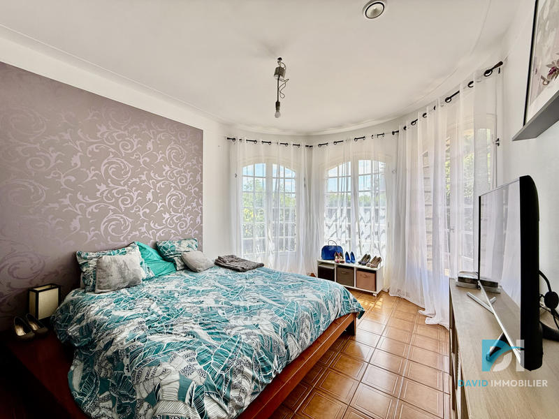 Maison - 186 m² - 8 pièces