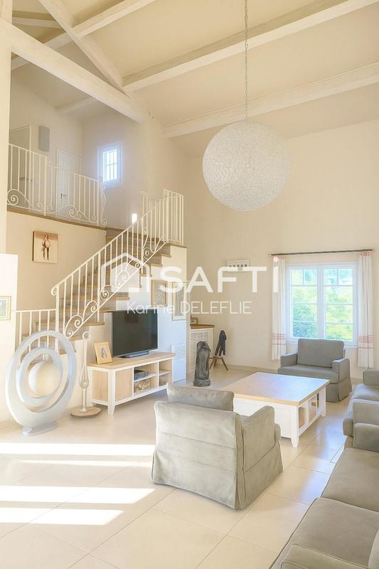 Maison - 257 m² - 7 pièces