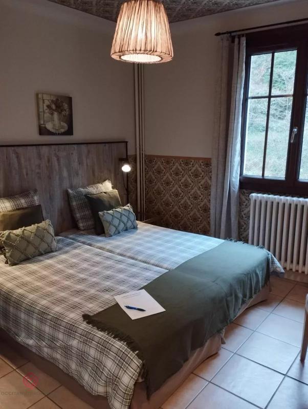 Propriété - 280 m² - 11 pièces