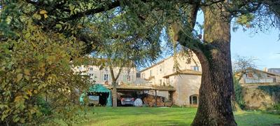 Maison - 635 m² - 13 pièces