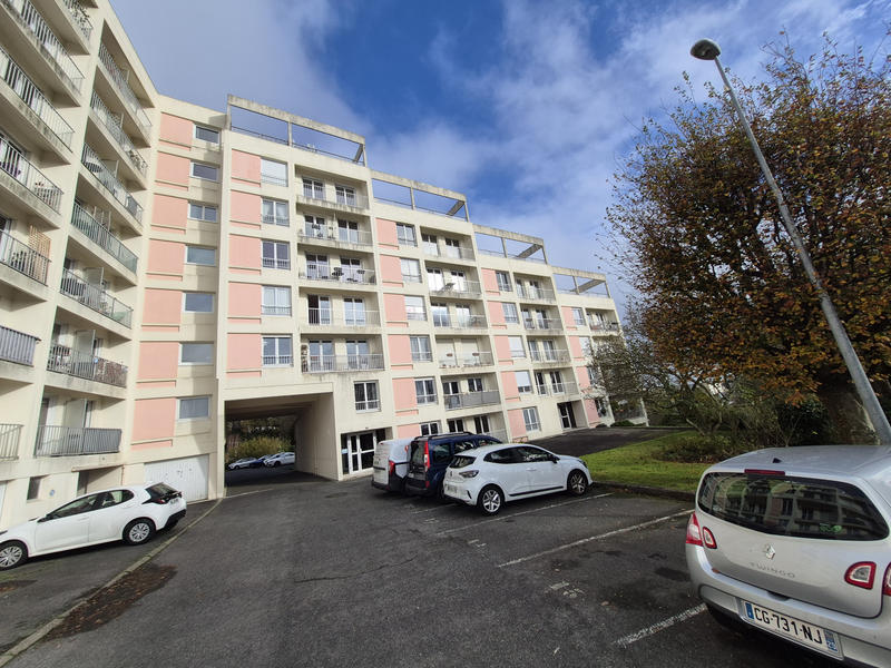 Appartement - 92 m² - 5 pièces