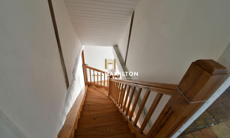 Maison - 223 m² - 8 pièces