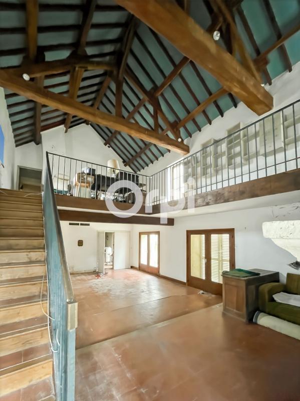 Maison - 209 m² - 9 pièces