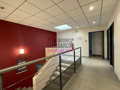 Local d'activités - 900 m²