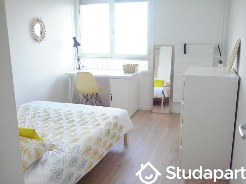 Chambre - 11 m² - 1 pièce