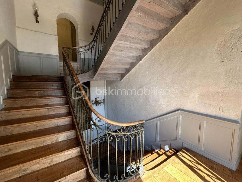 Propriété - 800 m² - 23 pièces