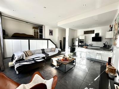 Appartement - 64 m² - 2 pièces