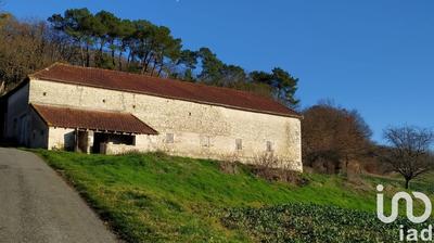 Ferme - 300 m² - 2 pièces