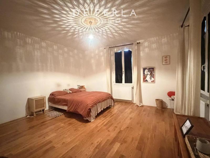 Maison - 362 m² - 15 pièces