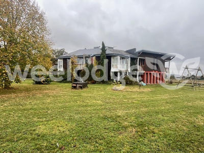 Maison - 320 m² - 12 pièces