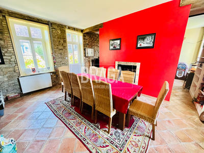 Maison - 271 m² - 8 pièces