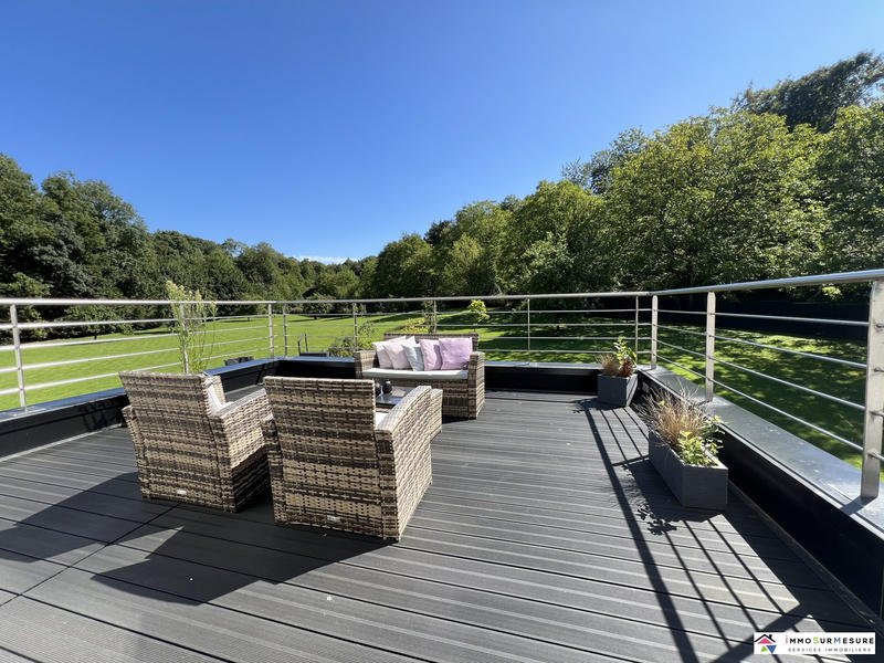 Maison contemporaine - 260 m² - 8 pièces