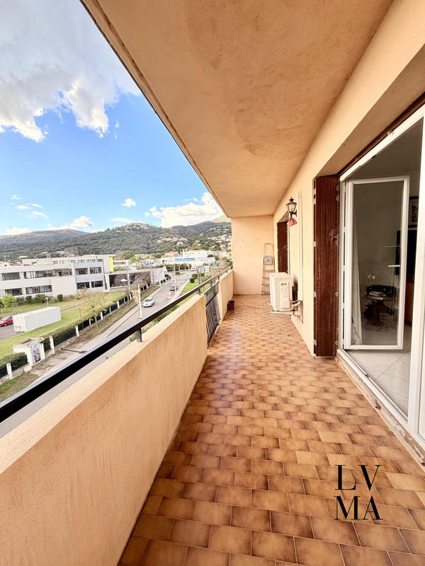 Appartement - 82 m² - 3 pièces