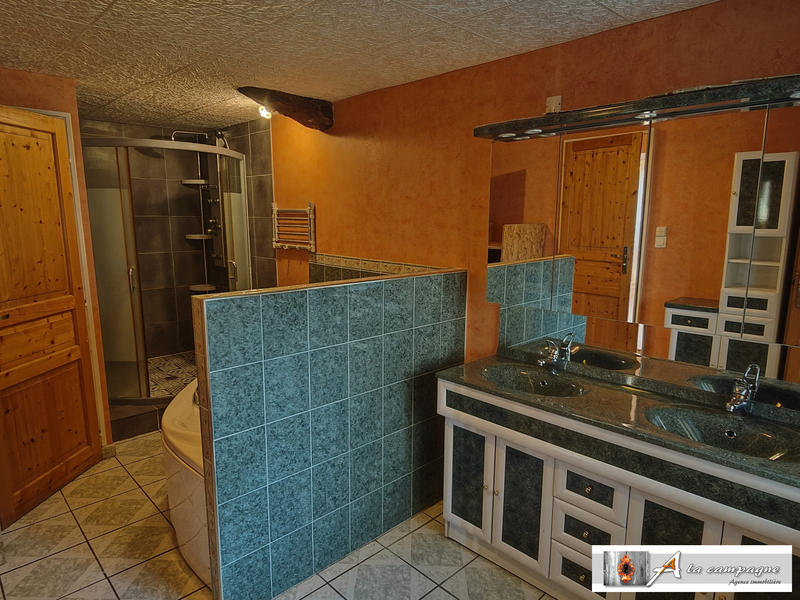 Maison - 210 m² - 9 pièces