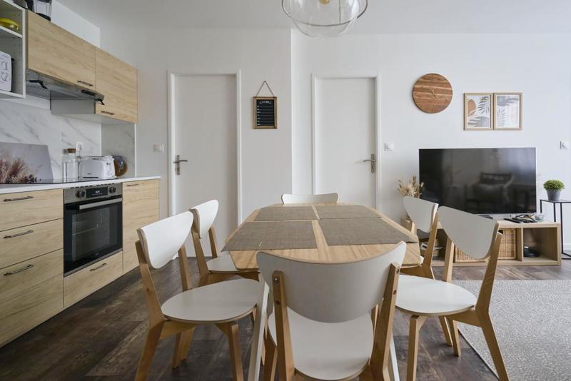 Appartement - 98 m² - 6 pièces