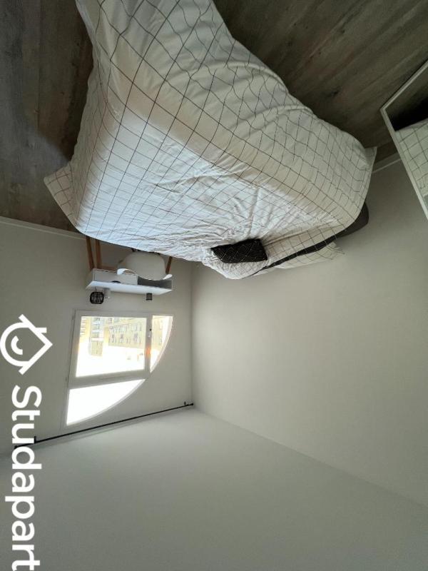 Chambre - 11 m² - 1 pièce