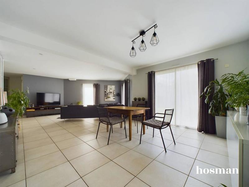 Maison - 204 m² - 8 pièces