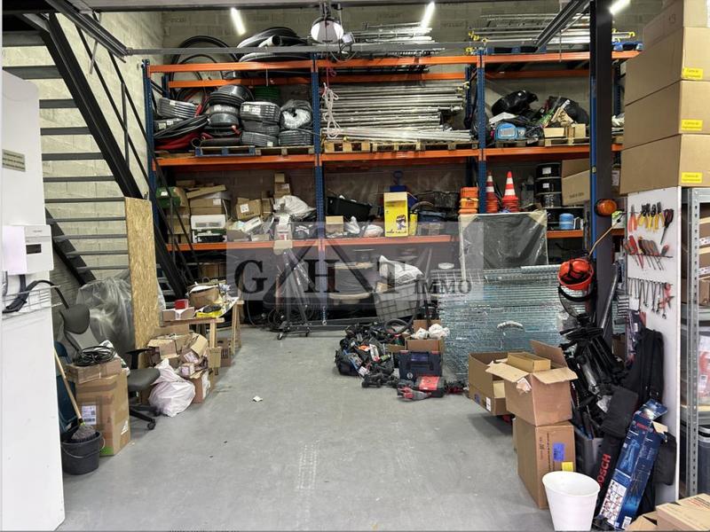 Entrepôt - 130 m²