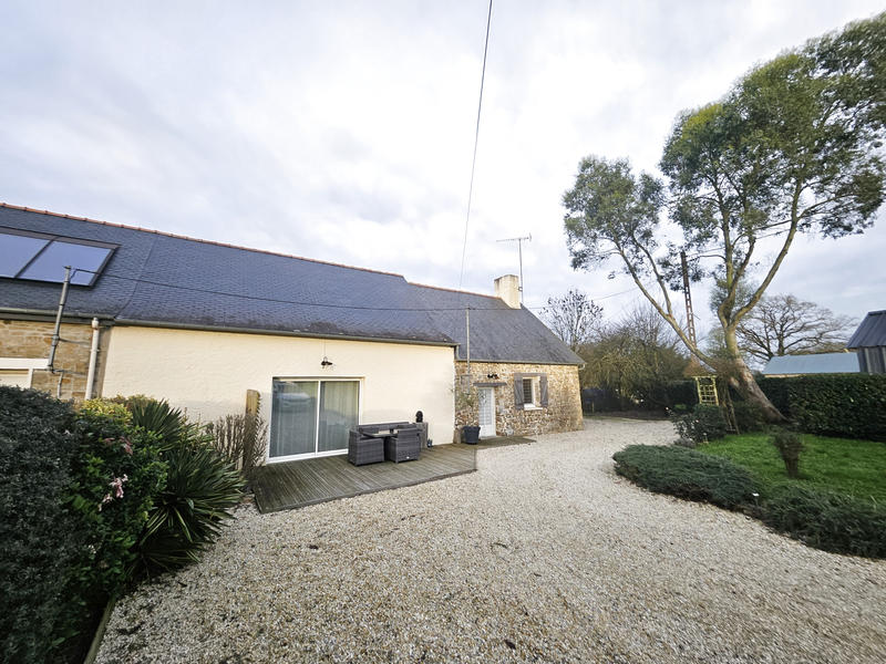 Maison - 90 m² - 5 pièces