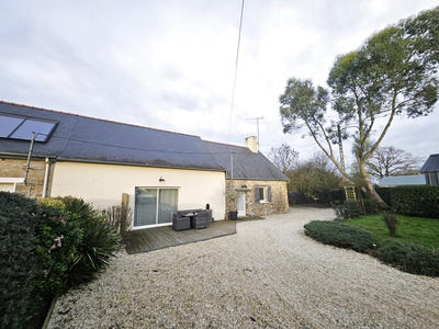 Maison - 90 m² - 5 pièces