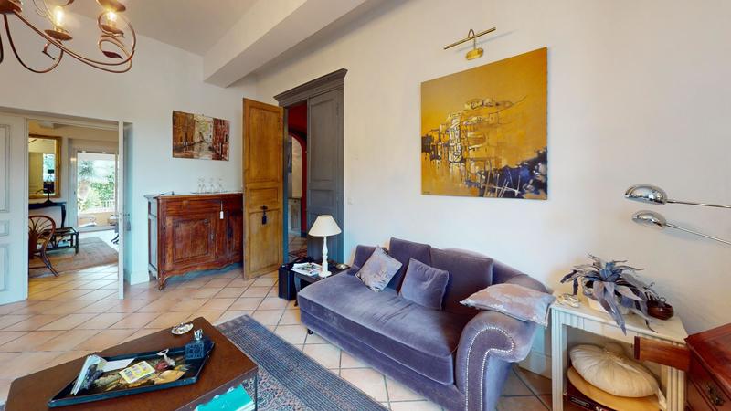 Maison - 245 m² - 7 pièces