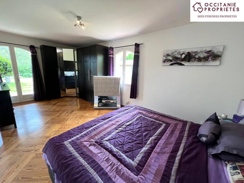 Propriété - 390 m² - 8 pièces