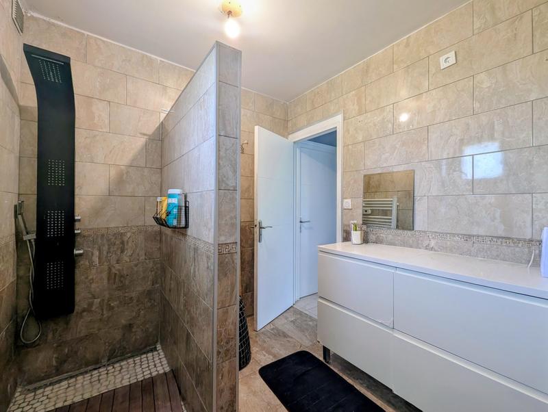 Maison traditionnelle - 145 m² - 7 pièces