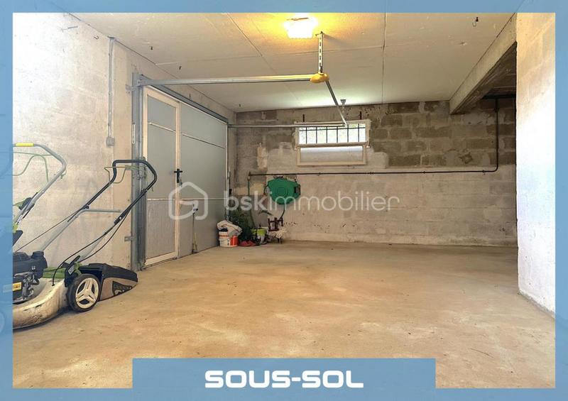 Maison traditionnelle - 90 m² - 6 pièces